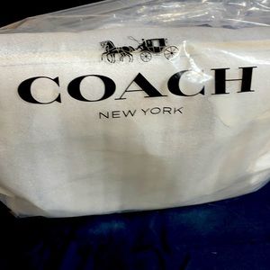 Coach XGRN Leather Gallery Tote, IM/Chalk. New With Tags.